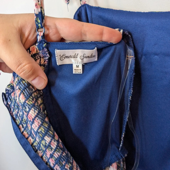 Emerald Sundae Blue Floral Print Thin Strap Sleeveless Ruffle Front Women Medium - Picture 8 of 13